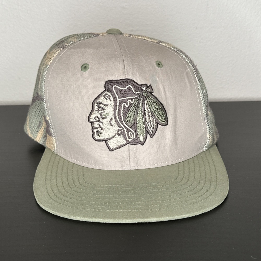 Mitchell & Ness Chicago Blackhawks Trucker Hat Leather Strapback NHL Cap - Picture 1 of 11